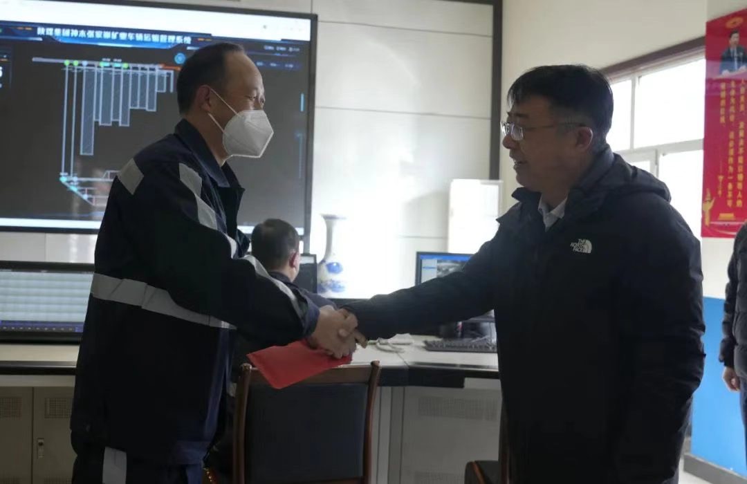 张建安慰问1.JPG