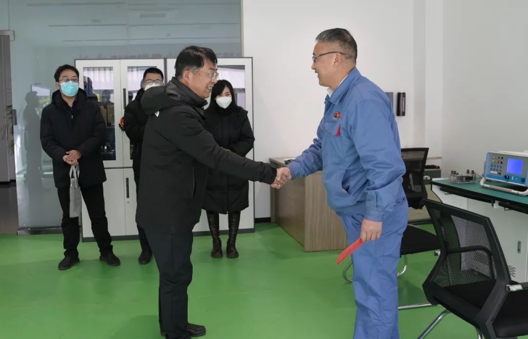 张建安慰问3.JPG