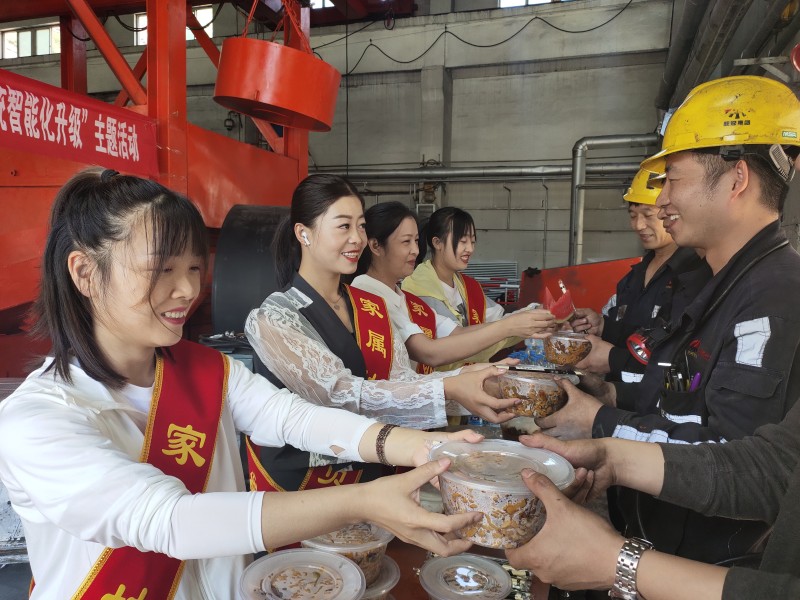 职工家属送温暖03_副本.jpg