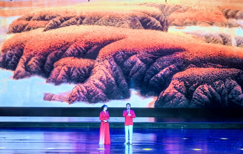 《山丹丹开花红艳艳》.jpg