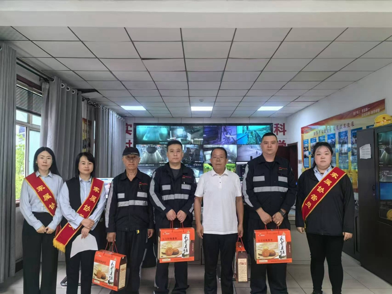 女工活动合影.jpg
