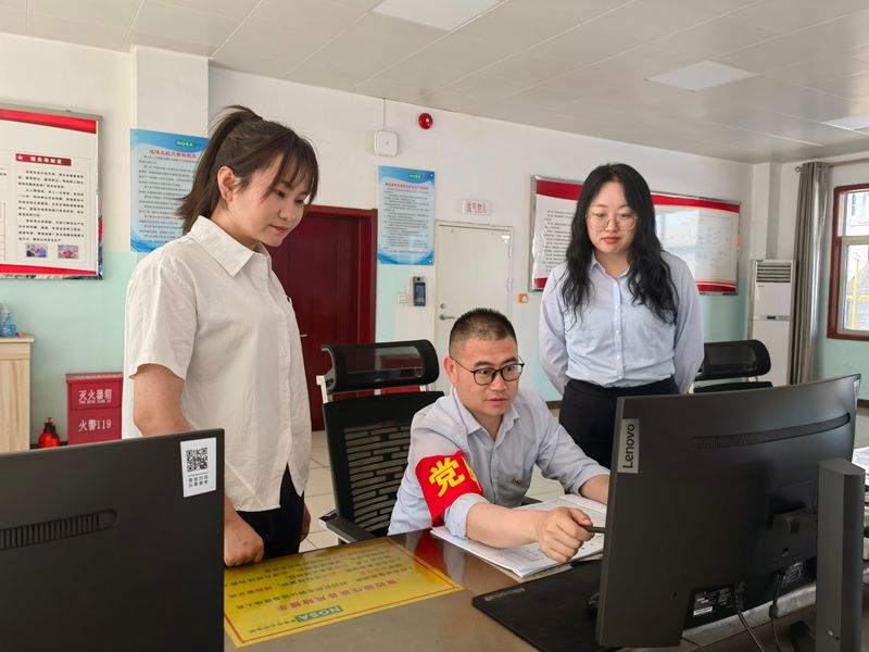 李旭集控室指导_副本.jpg