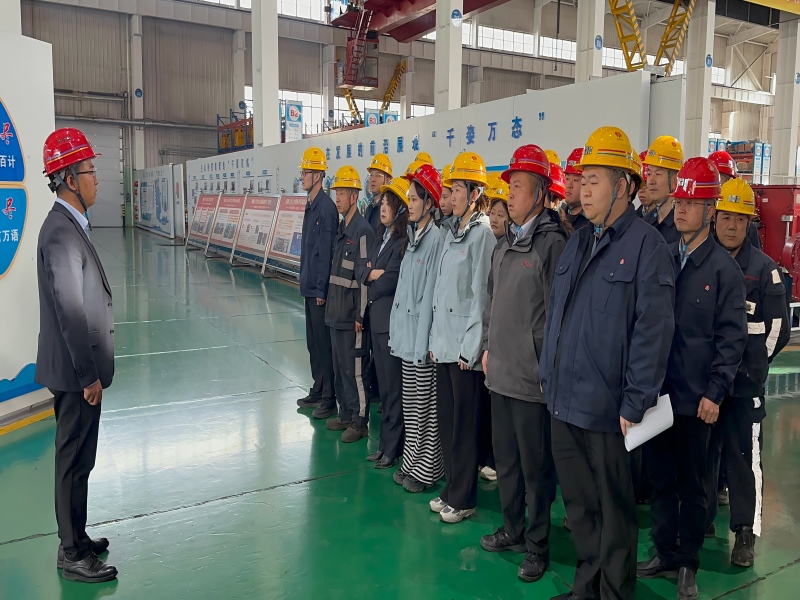 021775116462482401.jpeg 起重机3.jpg