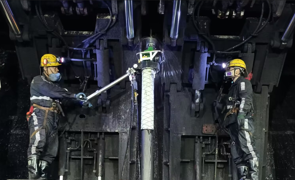 151781512542684799.png 挂网锚杆支护.png